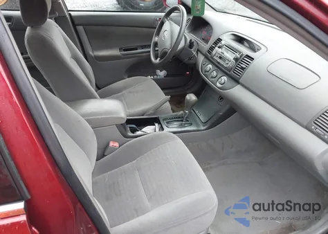 2005 Toyota Camry Le z USA, uszkodzony, nr VIN JTDBE32K153033492